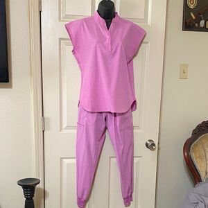 Ava Therese jacquard scrub set